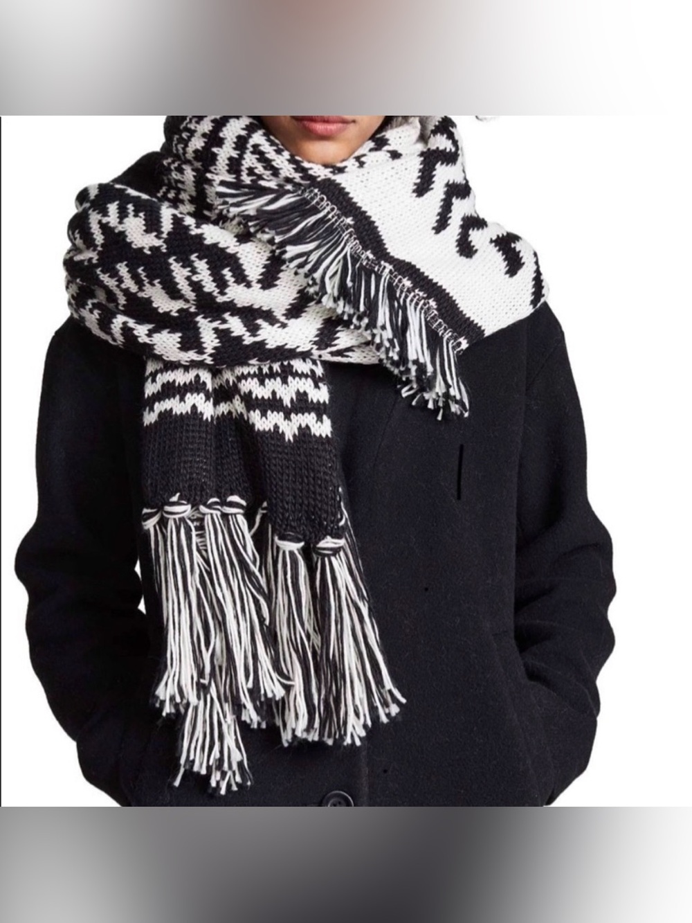 Free People Geometric Multi-Pattern Chunky Knit Fringe Scarf Black White GUC